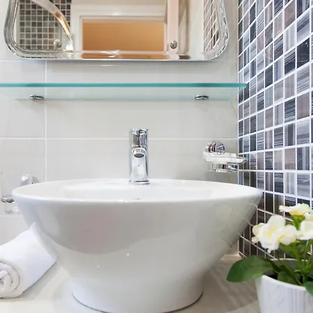 Tasoula's Vista 3*